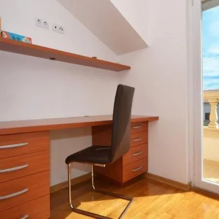 Apartment Franka *